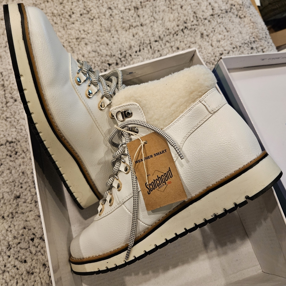 NIB White Mountain White Winter Boots with Black Sole - Size 8.5 - Picture 5 of 8